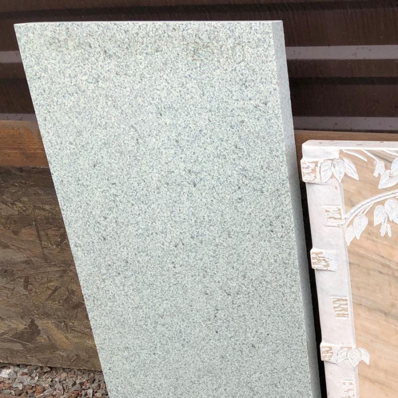 Памятник прямоугольный Мансуровский гранит (К18), Россия