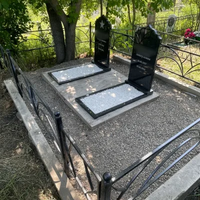 Мусульманские памятники, лента, гравий