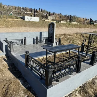 комплекс с подпорной стеной и уклоном