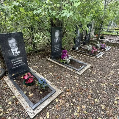 темно-серые памятники простая установка